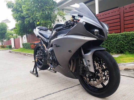 **ขายดาวน์** YAMAHA R1 สวยคุ้มราคาค่ะ **ขายดาวน์** YAMAHA R1 สวยคุ้มราคาค่ะ