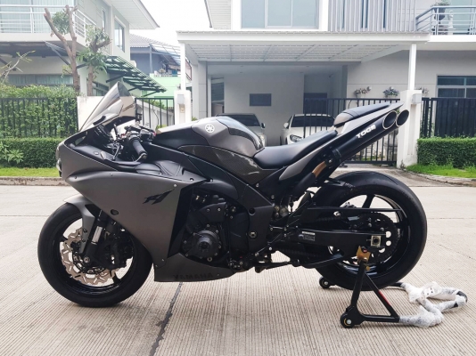 **ขายดาวน์** YAMAHA R1 สวยคุ้มราคาค่ะ **ขายดาวน์** YAMAHA R1 สวยคุ้มราคาค่ะ
