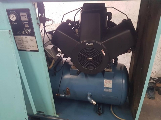 **ขายถูกๆ ปั้มลมมือสองแบบเก็บเสียง(เก่านอก-ญี่ปุ่น)** Iwata 10 แรง รุ่นแรงดันสูง ถังพัก 120 ลิตร ทดสอบเรียบร้อย ทุกระบบทำงานได้ดีมากๆ นิ่งๆเงียบๆพร้อมใช้งานครับ