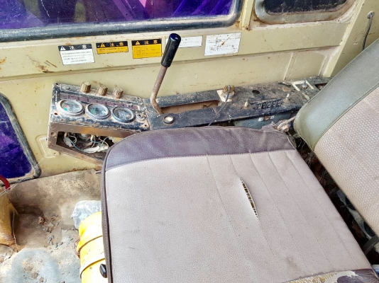 KOMATSU PC 60-5 รถบอดี้สวยเดิมๆ ภายในเก๋งคอนโทรลใช้งานง่าย เครื่องยนต์ทำงานไม่โหลด เอวแน่น เอกสารสัญญาซื้อขาย ราคาต่อรองได้ครับ