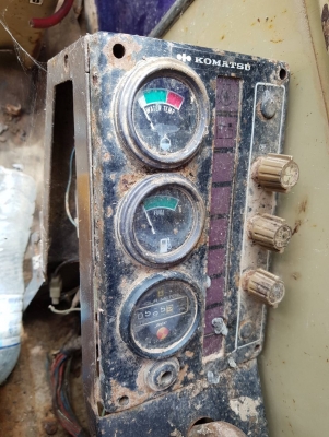 KOMATSU PC 60-5 รถบอดี้สวยเดิมๆ ภายในเก๋งคอนโทรลใช้งานง่าย เครื่องยนต์ทำงานไม่โหลด เอวแน่น เอกสารสัญญาซื้อขาย ราคาต่อรองได้ครับ