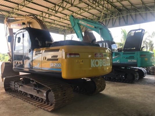 ขาย Kobelco sk200-8 Super xm สีเหลืองตัวสุดท้ายก่อนขึ้นเป็น รุ่น10 ไมล์ ชม. 5,000 สภาพนางฟ้าค่ะ