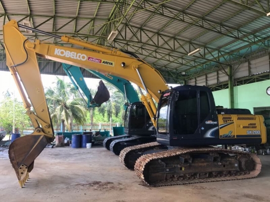 ขาย Kobelco sk200-8 Super xm สีเหลืองตัวสุดท้ายก่อนขึ้นเป็น รุ่น10 ไมล์ ชม. 5,000 สภาพนางฟ้าค่ะ