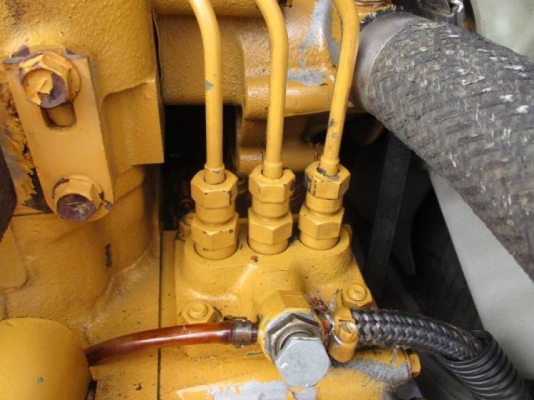 ขายรถแบคโคยอดนิยมKomatsu โคมัสสุ pc20-6 มีเก๋งสวยเดิมๆจากญี่ปุ่น 0898374018