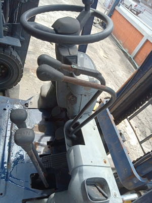 ขายครับรถ KOMATSU ดีเซล ยกสูง 5.5 เมตร