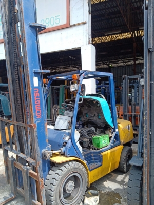 ขายครับรถ KOMATSU ดีเซล ยกสูง 5.5 เมตร