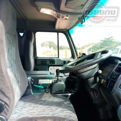 หัวเก๋ง NISSAN UD BIGTHUMB หน้า V สีฟ้าแต่งหน้าโครเมียม หัวเก๋ง NISSAN UD BIGTHUMB หน้า V สีฟ้าแต่งหน้าโครเมียม