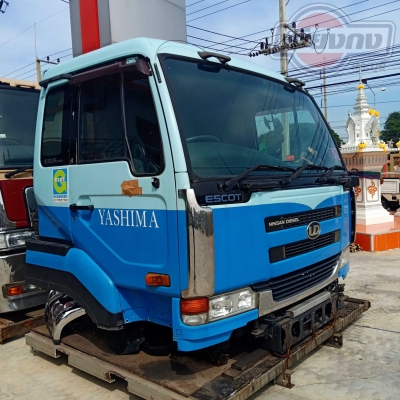 หัวเก๋ง NISSAN UD BIGTHUMB หน้า V สีฟ้าแต่งหน้าโครเมียม หัวเก๋ง NISSAN UD BIGTHUMB หน้า V สีฟ้าแต่งหน้าโครเมียม