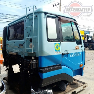 หัวเก๋ง NISSAN UD BIGTHUMB หน้า V สีฟ้าแต่งหน้าโครเมียม หัวเก๋ง NISSAN UD BIGTHUMB หน้า V สีฟ้าแต่งหน้าโครเมียม