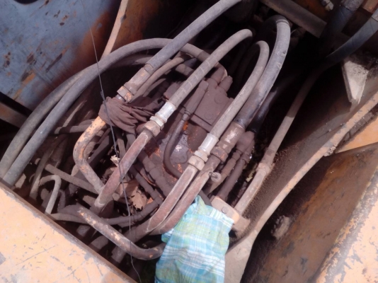 KOBELCO MARK 2 SK-200 ตัวเดินใหญ่ รถใช้งานทุกวัน ทำงานเร็วดี เครื่องเดิมปั๊มเดิม ช่วงล่างแน่นดี พร้อมใช้งาน เอกสารสัญญาซื้อขาย ราคาต่อรองได้ครับ