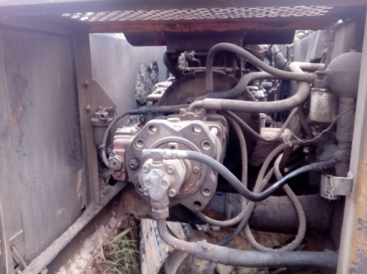 KOBELCO MARK 2 SK-200 ตัวเดินใหญ่ รถใช้งานทุกวัน ทำงานเร็วดี เครื่องเดิมปั๊มเดิม ช่วงล่างแน่นดี พร้อมใช้งาน เอกสารสัญญาซื้อขาย ราคาต่อรองได้ครับ