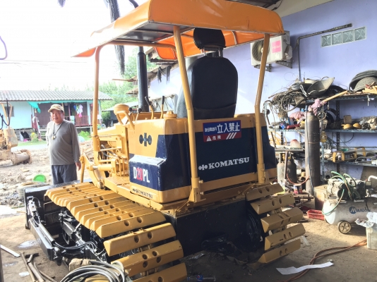 ขายรถแทร็กเตอร์D2-5P สภาพสวยพร้อมใช้งาน เครื่องดีช่วงล่างดี ใบแทร็กสวย ราคาต่อรองคุยกันได้ โทร0616613023แพรว