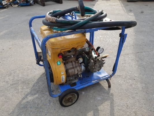 ปั๊มน้ำแรง ติดเครื่องยนต์ ROBIN เครื่องยนต์เบนซิน สวยๆ