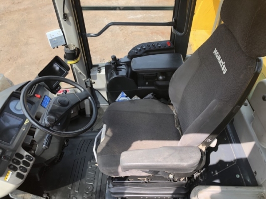 ขายรถตักล้อยาง KOMATSU WA380-7 ปี 2014 รถนอกนำเข้าเองจากญี่ปุ่น สภาพสวยพร้อมใช้ มีVDOการทำงานครับ ขายรถตักล้อยาง KOMATSU WA380-7 ปี 2014 รถนอกนำเข้าเองจากญี่ปุ่น สภาพสวยพร้อมใช้ มีVDOการทำงานครับ