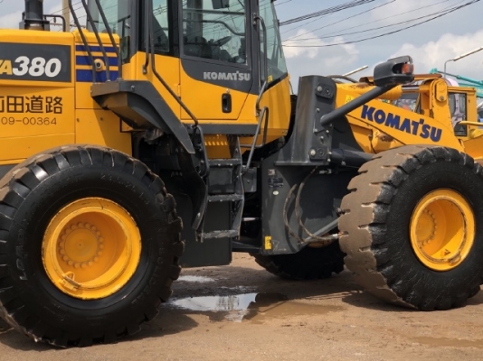 ขายรถตักล้อยาง KOMATSU WA380-7 ปี 2014 รถนอกนำเข้าเองจากญี่ปุ่น สภาพสวยพร้อมใช้ มีVDOการทำงานครับ ขายรถตักล้อยาง KOMATSU WA380-7 ปี 2014 รถนอกนำเข้าเองจากญี่ปุ่น สภาพสวยพร้อมใช้ มีVDOการทำงานครับ