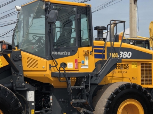 ขายรถตักล้อยาง KOMATSU WA380-7 ปี 2014 รถนอกนำเข้าเองจากญี่ปุ่น สภาพสวยพร้อมใช้ มีVDOการทำงานครับ ขายรถตักล้อยาง KOMATSU WA380-7 ปี 2014 รถนอกนำเข้าเองจากญี่ปุ่น สภาพสวยพร้อมใช้ มีVDOการทำงานครับ