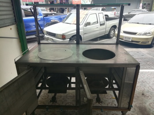 ขาย!!! เคาร์เตอร์สแตนเลสพร้อมกระจกโชวสินค้า (พร้อมหัวเตาแก๊สด้านล่าง) สำหรับหม้อก๊วยเตี๊ยว 2 หัว