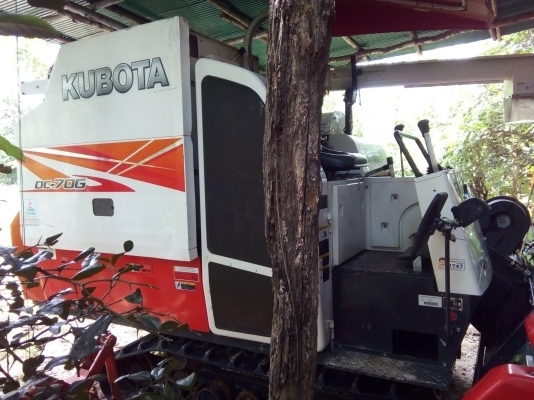 ขายรถเกี่ยว DC70G ปลายปี57