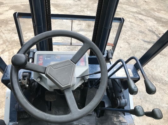 ขายFORKLIFT KOMATSU FG20-11(2ตัน) สวยเดิมจากญี่ปุ่น ยังไม่เคยใช้ในไทย 135,000เท่านั้น!!