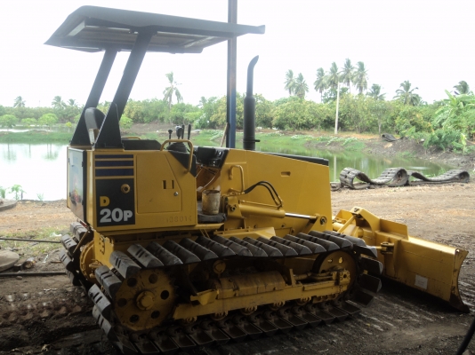 ขายด่วน รถแม็คโคร รถแทรคเตอร์  เก่าญี่ปุ่นแท้ๆ  สภาพดี  หลายคัน  หลายรุ่นจ้า