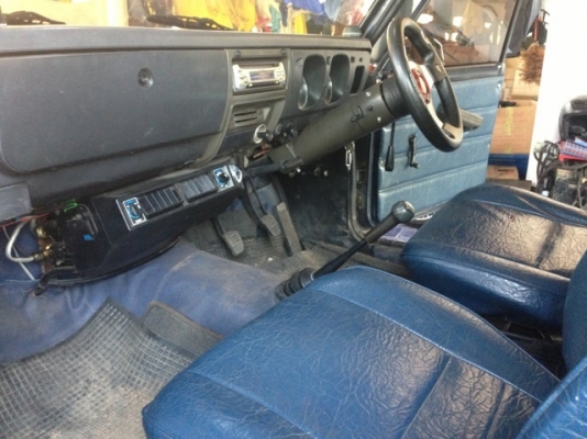 ขายมาสด้าแฟมิเลีย5เกียร์ รถสวยเครืี่องดี พร้อมใช้งาน