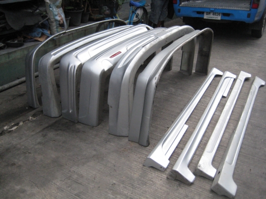 ขายสเกิ้ตรอบคัน รถตู้ตัวใหม่ มีหลายชิ้น มาก่อนเลือกก่อน