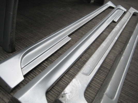 ขายสเกิ้ตรอบคัน รถตู้ตัวใหม่ มีหลายชิ้น มาก่อนเลือกก่อน