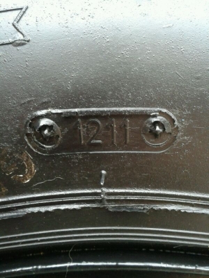 ขายตะขาบ 32R15 ปี11 พร้อมล้อ สภาพสวยมาก ขายตะขาบ 32R15 ปี11 พร้อมล้อ สภาพสวยมาก