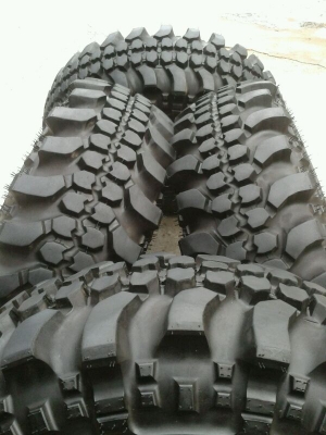 ขายตะขาบ 32R15 ปี11 พร้อมล้อ สภาพสวยมาก ขายตะขาบ 32R15 ปี11 พร้อมล้อ สภาพสวยมาก