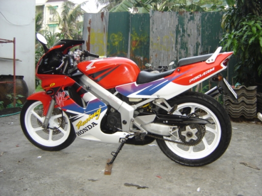 NSR 150 SP PROARM มี 3 คัน สวยมาก สีเขียวส้ม สีแดง ทำสีใหม่ทั้งคัน ราคา 35000 บาท มี 1 คัน และ อีกคัน ราคา 37000 บาท อีกคัน 39000 ติดต่อ 0808051985 คุณ เจ สีลม ซอย 10 กทม ตรงข้าม ธนาคาร กรุงเทพ กทม 10500