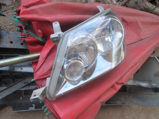 ขาย เสื้อไฟหน้า TOYOTA - FORTURNER ด้านซ้าย LH