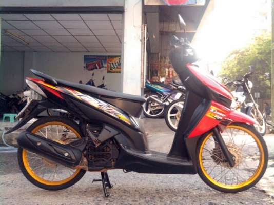 ขออนุญาติขาย Honda Click Combi Brake สีแดงดำ ล้อทอง