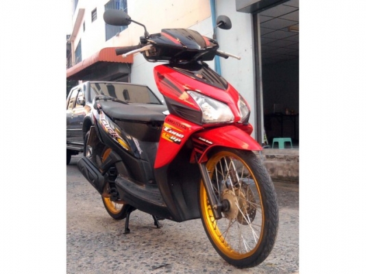 ขออนุญาติขาย Honda Click Combi Brake สีแดงดำ ล้อทอง