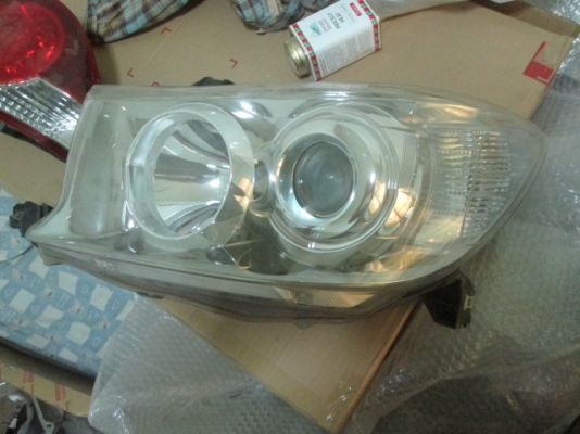 ขาย ไฟหน้า ด้านซ้าย LH รถ TOYOTA FORTURNER ปี 2010