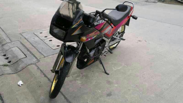 Suzuki 150 RGV จรวดทางเลียบ 9500 บาท