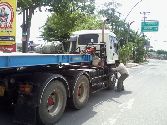 ขายด่วน Isuzu Deca Euro2 ปี49 (320 hp.) พร้อมหาง 12 ม.แบบ 3 เพลาของ รุ่งเจริญดีดล้อหน้าแบบถุงลม ยางเรเดียล ทั้งหัว-หาง ติดต่อ กร.082-2066244, 088-1123314