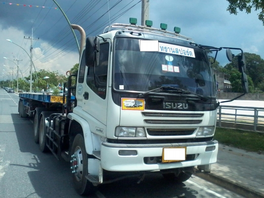 ขายด่วน Isuzu Deca Euro2 ปี49 (320 hp.) พร้อมหาง 12 ม.แบบ 3 เพลาของ รุ่งเจริญดีดล้อหน้าแบบถุงลม ยางเรเดียล ทั้งหัว-หาง ติดต่อ กร.082-2066244, 088-1123314