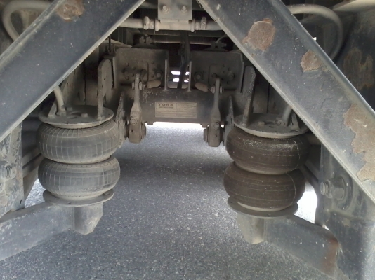 ขายด่วน Isuzu Deca Euro2 ปี49 (320 hp.) พร้อมหาง 12 ม.แบบ 3 เพลาของ รุ่งเจริญดีดล้อหน้าแบบถุงลม ยางเรเดียล ทั้งหัว-หาง ติดต่อ กร.082-2066244, 088-1123314