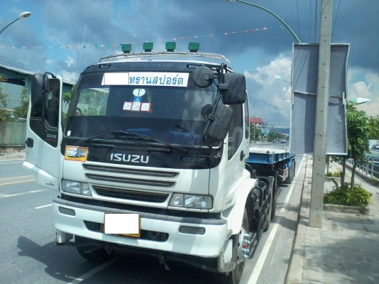 ขายด่วน Isuzu Deca Euro2 ปี49 (320 hp.) พร้อมหาง 12 ม.แบบ 3 เพลาของ รุ่งเจริญดีดล้อหน้าแบบถุงลม ยางเรเดียล ทั้งหัว-หาง ติดต่อ กร.082-2066244, 088-1123314
