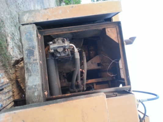 ขายรถแบคโฮ komatsu PC120-1 เดิมๆ ทั้งคันมีไลหัวเจาะ