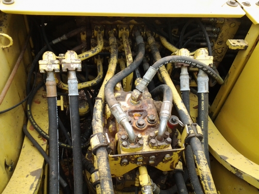 ขาย รถแบคโฮ KOMATSU PC200-6 นอก ซีเรียลสูง มีเล่มทะเบียน  พร้อมลุยงาน 087-2423041