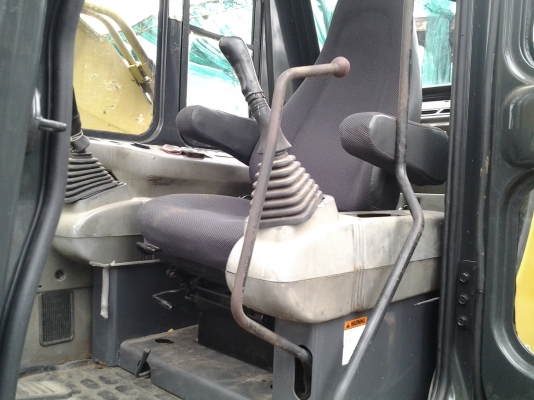 ขาย รถแบคโฮ KOMATSU PC200-6 นอก ซีเรียลสูง มีเล่มทะเบียน  พร้อมลุยงาน 087-2423041