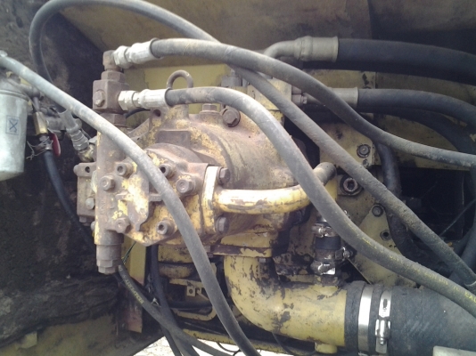 ขาย รถแบคโฮ KOMATSU PC200-6 นอก ซีเรียลสูง มีเล่มทะเบียน  พร้อมลุยงาน 087-2423041