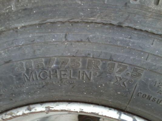 ขายด่วน Isuzu ELE NPL71L แบบกระบะวิ่งผักขยาว 4.5 ม.ติดต่อ กร.082-2066244 , 088-1123314