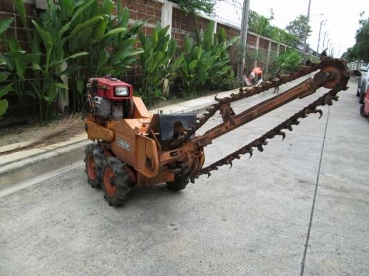 รหัส:13001105รถขุดร่องดินเดินตามใช้เครื่องดีเชลMITSUBISHI M85-016697ขนาด6.0PS.เสียงแน่นชั่วโมงทำงาน