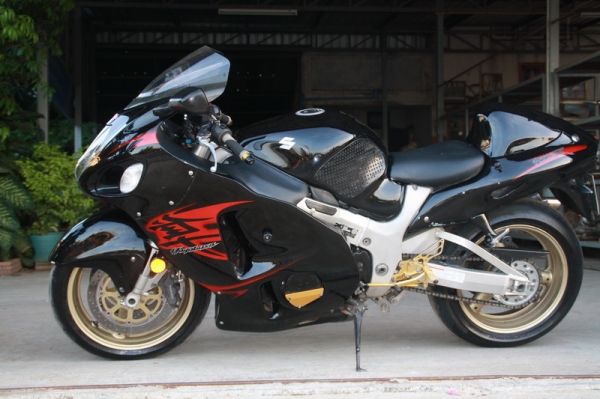 ขาย HayaBuSa Gsx1300 ปี 99  ทะเบียนโอนนอก  ท่อ SUPER COMBAT เกียร์โยงแต่ง 218000