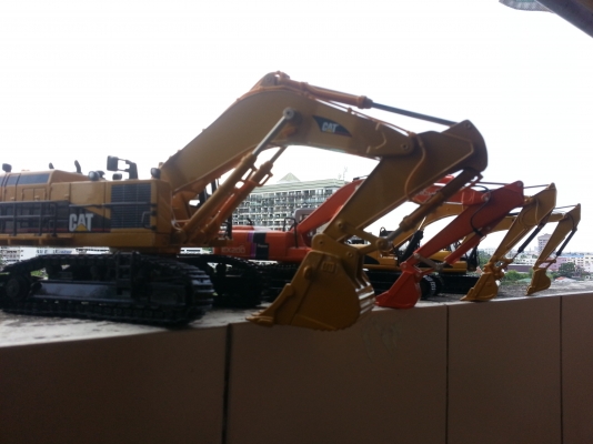 ขายโมเดลcatterpillar พร้อมส่งคับ โทรสอบถามตลอด24ช้วโมงคับ