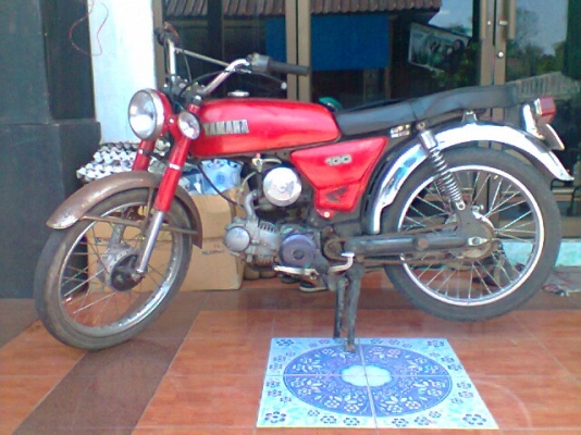 ขาย y100 เครื่องเวฟ Z เดิม  10000 สนใจ 0908303364