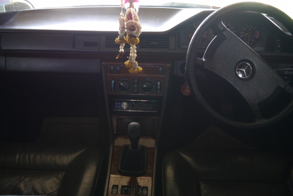 ขายรถเบ็นซ์230E ปี1990 ขายรถเบ็นซ์230E ปี1990