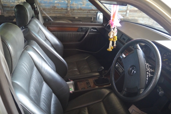 ขายรถเบ็นซ์230E ปี1990 ขายรถเบ็นซ์230E ปี1990